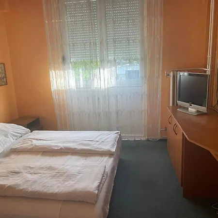 Pensjonat Tifani Szallo